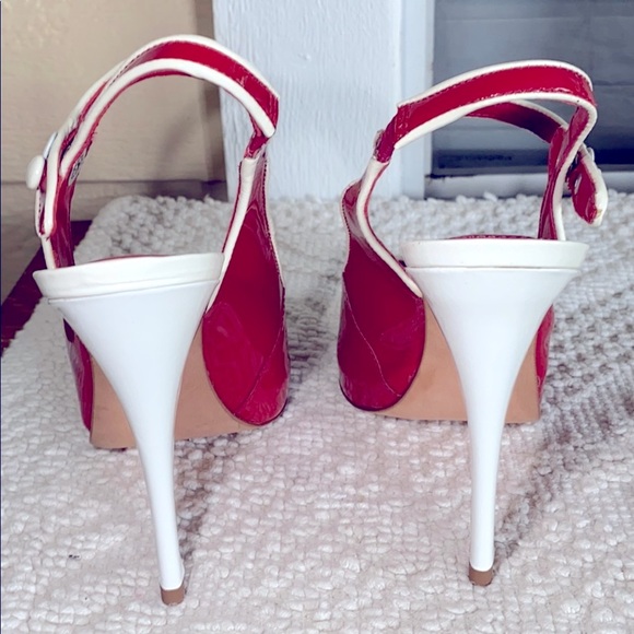 Bebe Patent Pin-Up Girl Heels - Picture 4 of 6